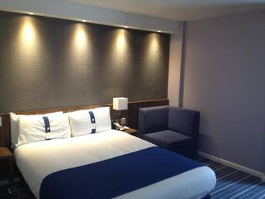 Holiday Inn Express Windsor an IHG Hotel