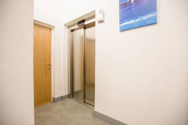 Urban Living's - The King Edward I Luxury Apartment in the Heart of Windsor