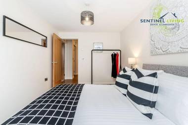 Sentinel Living Serviced Accommodation Windsor 2 Bedroom Apartment with Free Parking and WiFi