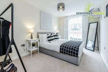 Sentinel Living Serviced Accommodation Windsor 2 Bedroom Apartment with Free Parking and WiFi