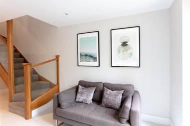 Immaculate Central Windsor Town House with parking