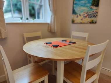 Birdsong Rural Winchester Twyford - 2BR 5BR 7BR - sleeps upto 16