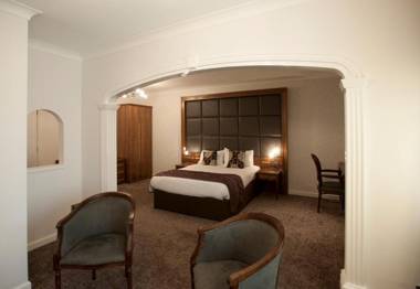 B/W Plus Lancashire Manor Hotel