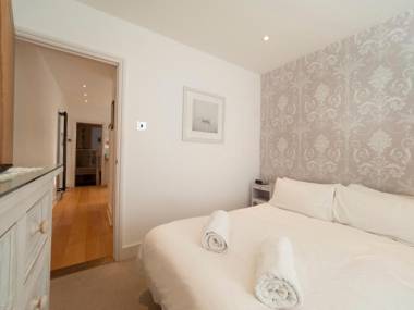 Sail Away - 2 bed apartment near the seaside