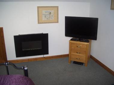 Big Sky Guest House- ROOM ONLY