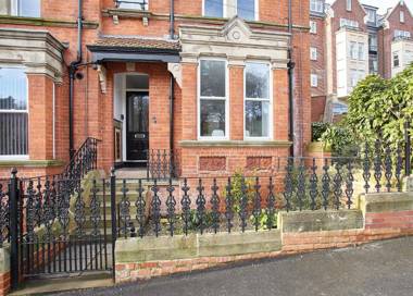 Host & Stay - Park View Apartment