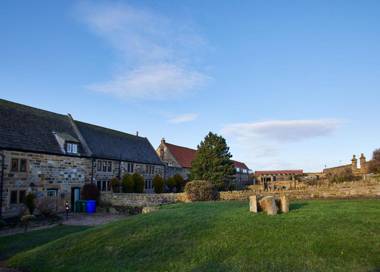 Host & Stay - The Coach House