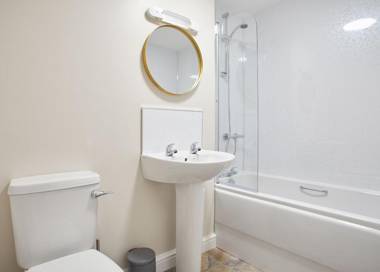 Host & Stay - Middle Farmhouse