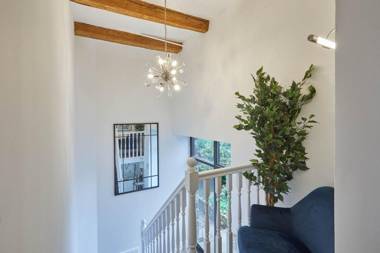 Host & Stay - Caedmon House