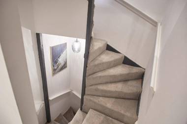 Host & Stay - Burns Yard Apartment