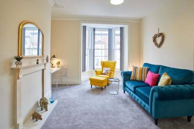 Host & Stay - The Funky Robin Apartment