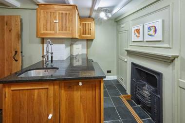 Host & Stay - Henderson House