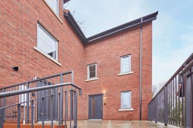 Host & Stay - High Tide