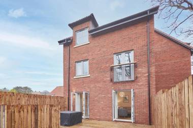 Host & Stay - High Tide