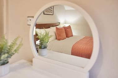 Host & Stay - High Tide