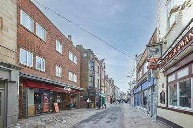 Host & Stay - Endeavour Apartments