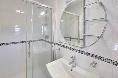 Host & Stay - Sea Watcher