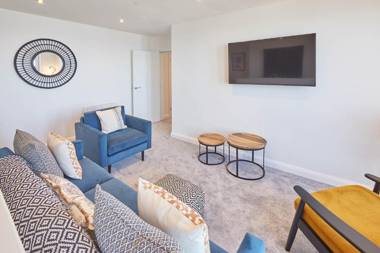 Host & Stay - The Waves