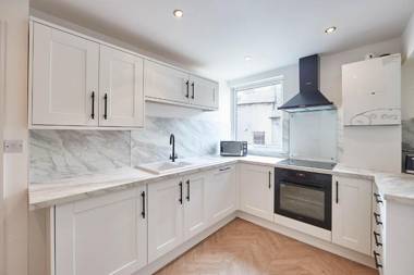 Host & Stay - Whitby Heights