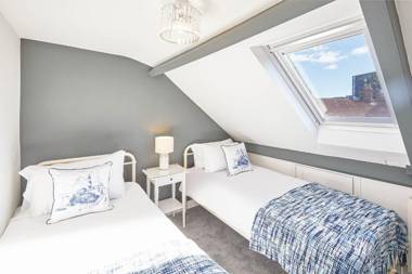 Host & Stay - The Captain's Loft