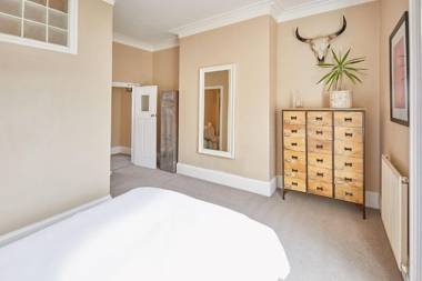 Host & Stay - Time Out