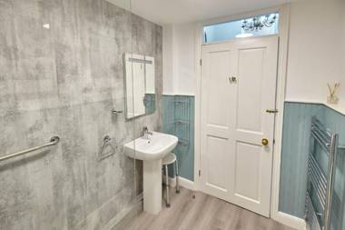 Host & Stay - The Old Chapel