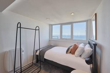 Host & Stay - Penthouse Pier View