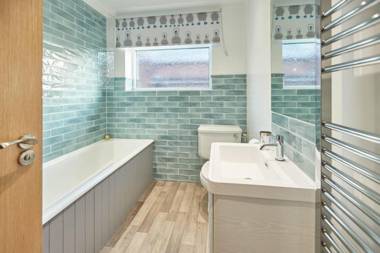 Host & Stay - Puffin Too