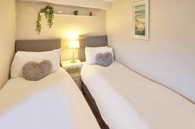 Host & Stay - Abbey Heights