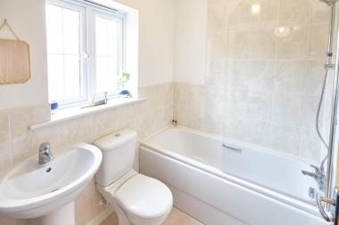 Host & Stay - Coach House Retreat