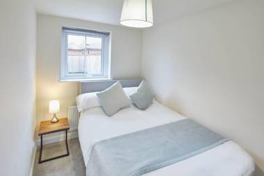 Host & Stay - Emmy's Escape