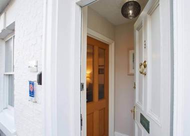 Host & Stay - Rock Pipit