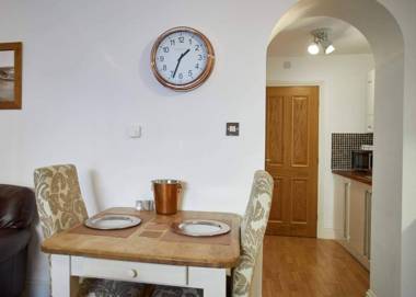 Host & Stay - Rock Pipit