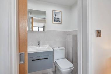 Host & Stay - Coastal Townhouse