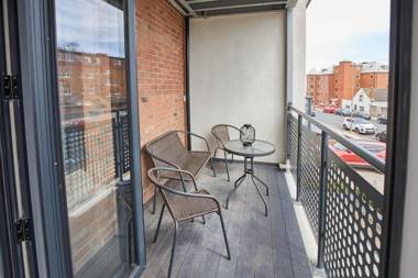 Host & Stay - Even Keel