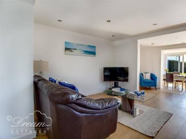 Tides Corner Weymouth