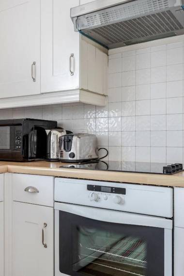 Captivating 3-Bed Apartment in Grays