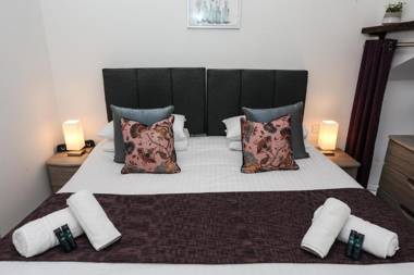 Strawberry Line Flat 1