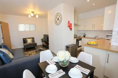 Aisiki Apartments at Upton Rd Multiple 1 2 or 3 Bedroom Apartments King or Twin beds with FREE WIFI and FREE PARKING
