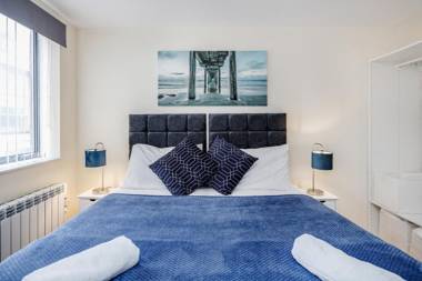 REAL - Queens Apartments F1