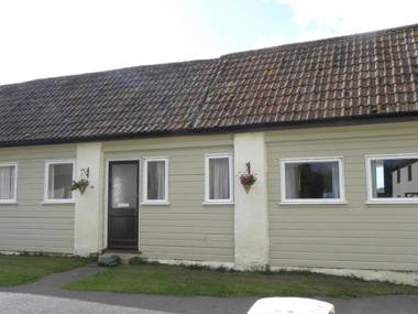 Court Farm Holiday Bungalows Ltd