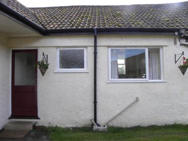 Court Farm Holiday Bungalows Ltd