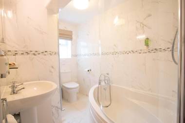 The Old Fourpenny Hotel