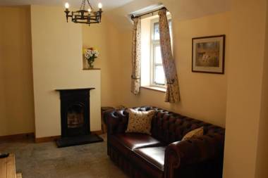 Woodleighton Cottages