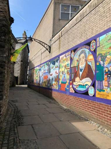 Town House Apartments