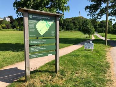 Town House Apartments