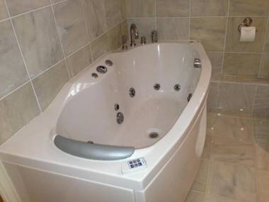 Room in Apartment - Luxury Apartment Lily Suite