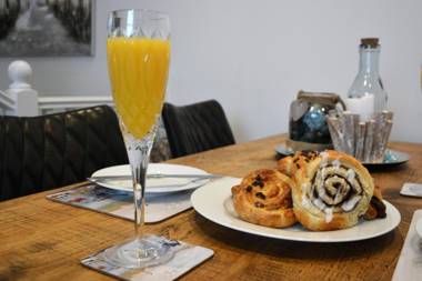 Sovereign House Luxury Apartment