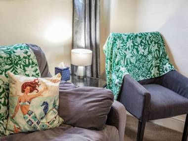 Lovely Stunning 2-Bed Cottage in Torquay