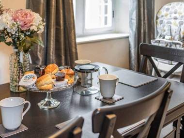 Lovely Stunning 2-Bed Cottage in Torquay